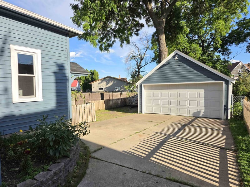 1341 2nd St, Appleton, WI 54914