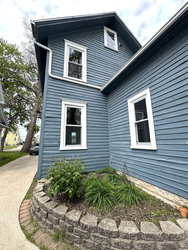 1341 2nd St, Appleton, WI 54914