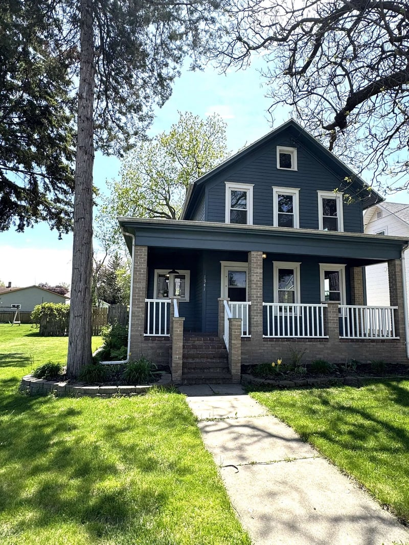 1341 2nd St, Appleton, WI 54914