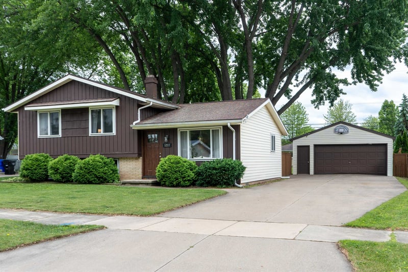 1217 Mitchell Ave, Appleton, WI 54915