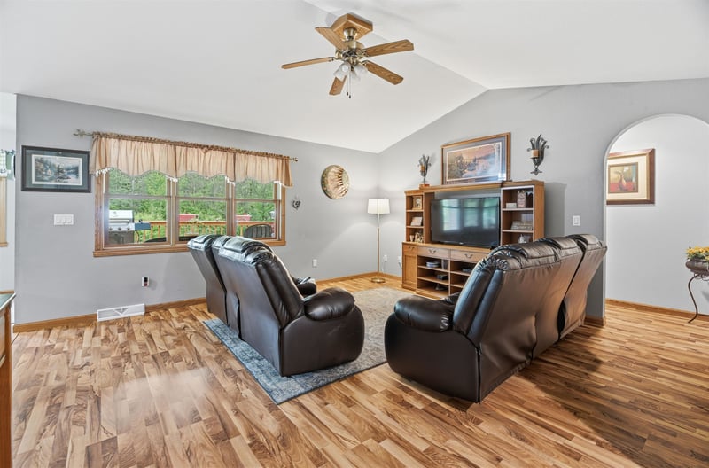N5642 French Rd, Seymour, WI 54165