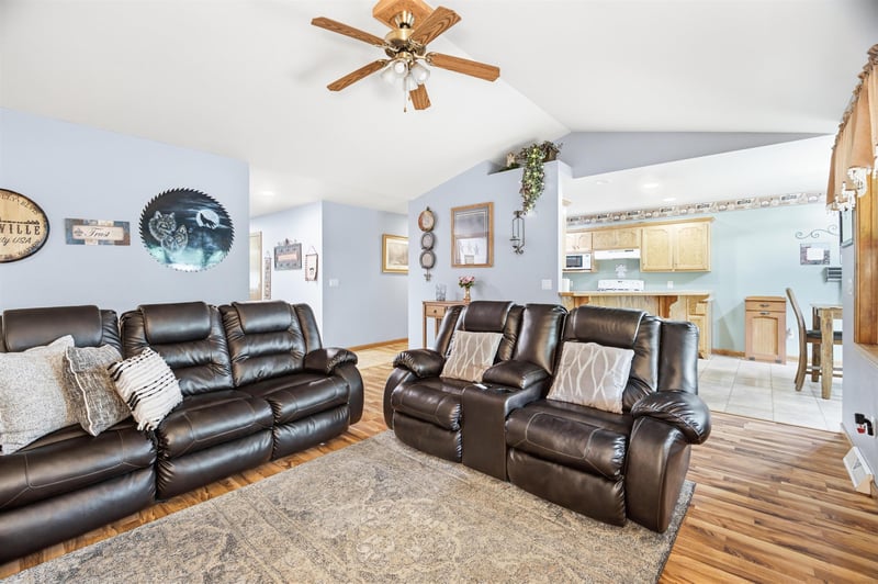 N5642 French Rd, Seymour, WI 54165