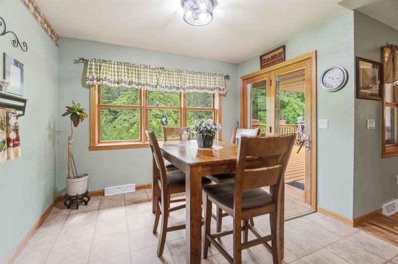 N5642 French Rd, Seymour, WI 54165