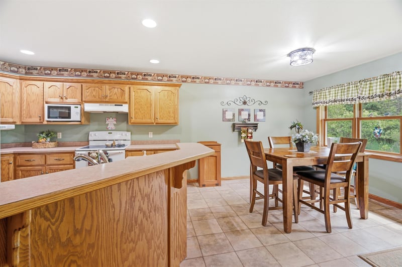 N5642 French Rd, Seymour, WI 54165