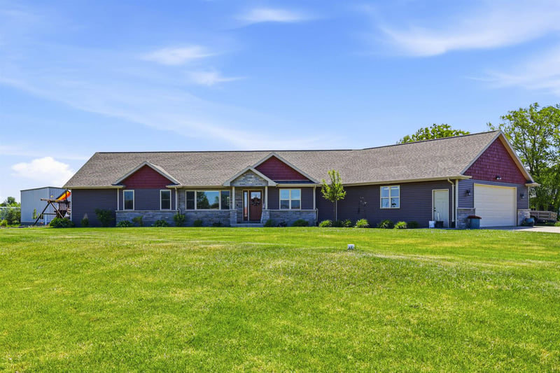 W2111 Lau Rd, Freedom, WI 54130