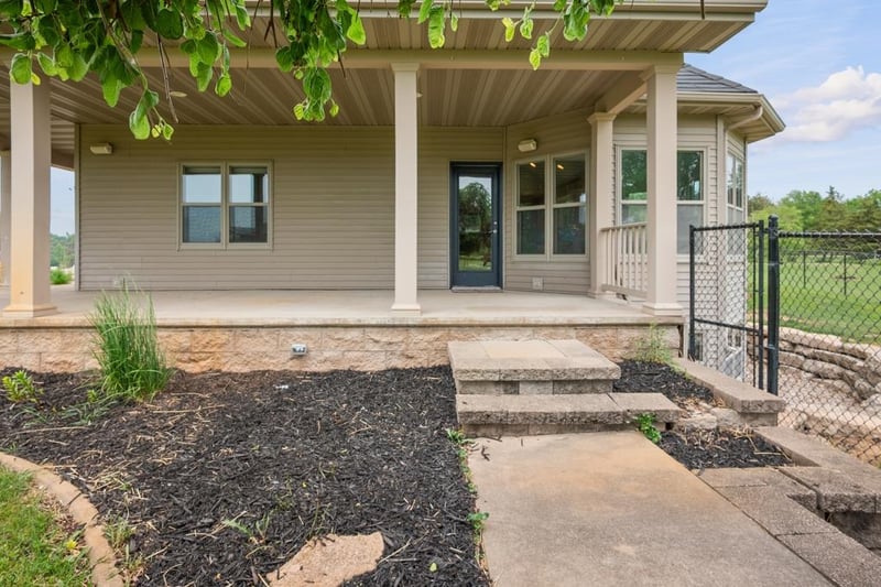 8120 Challenger Dr, Neenah, WI 54956