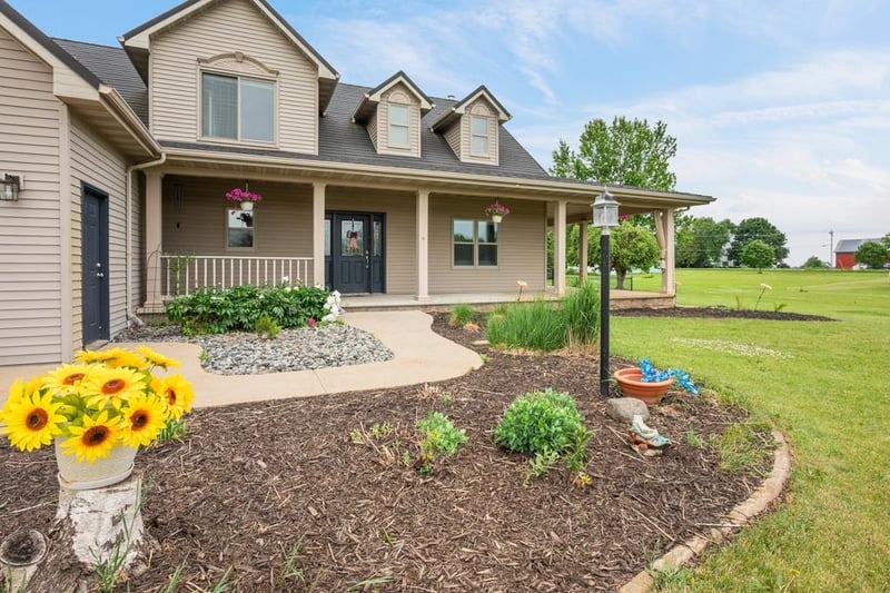8120 Challenger Dr, Neenah, WI 54956
