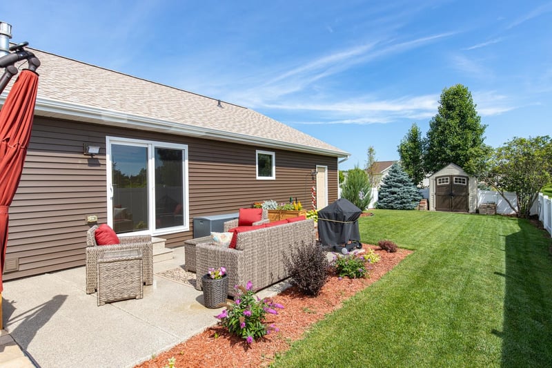 N2290 Holy Hill Dr, Greenville, WI 54942