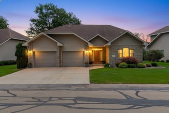 935 Brighton Dr, Menasha, WI 54952