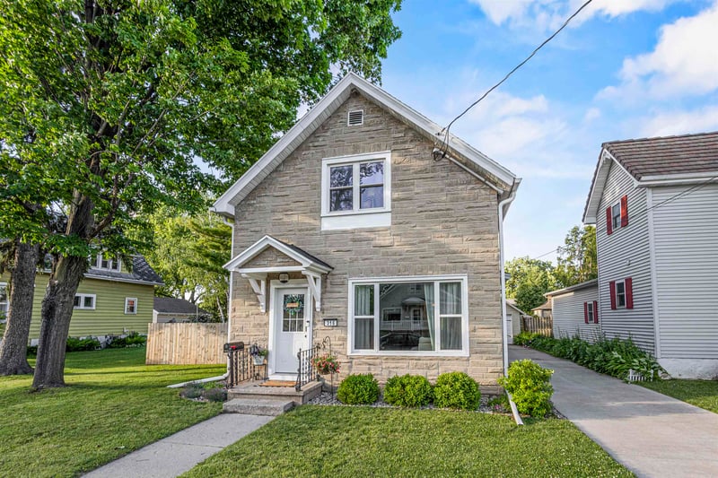 316 Doty St, Kaukauna, WI 54130