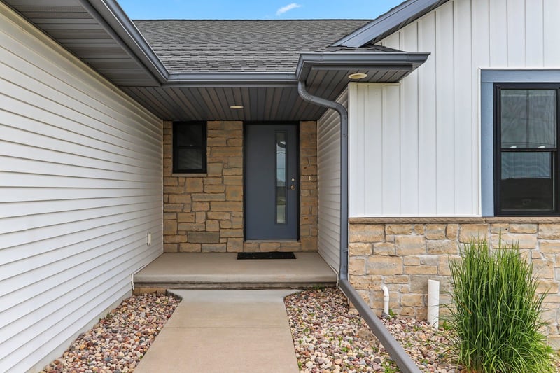 710 Westhill Dr, Green Bay, WI 54313-7386