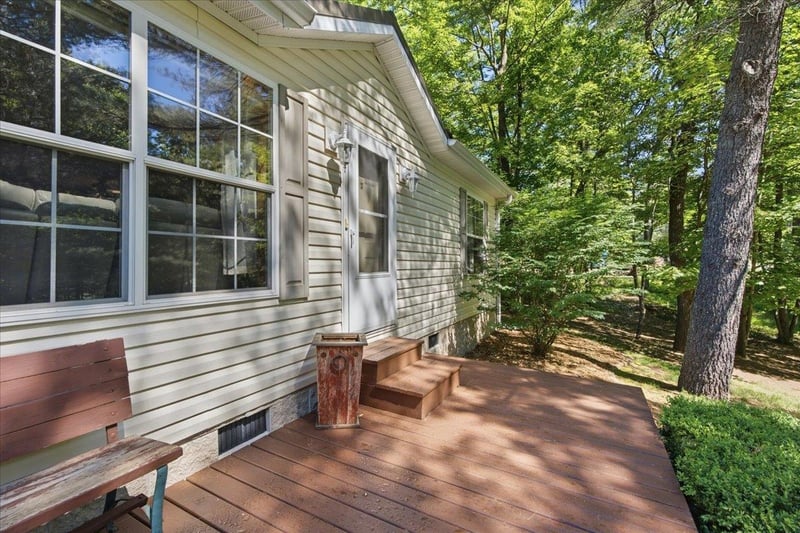 N6967 Lake Crest Ln, Shawano, WI 54166