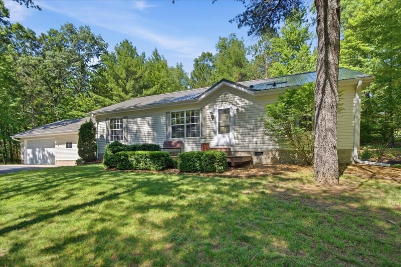 N6967 Lake Crest Ln, Shawano, WI 54166