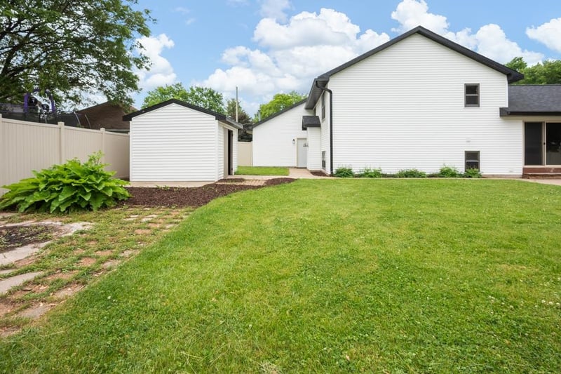 936 10th St, Kaukauna, WI 54130