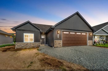 3141 Lazy Oak Ct, Green Bay, WI 54311