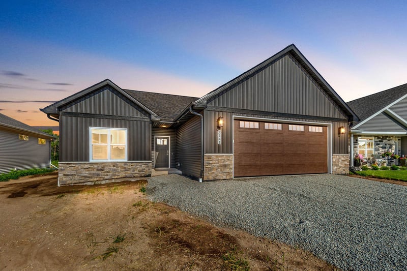 3141 Lazy Oak Ct, Green Bay, WI 54311