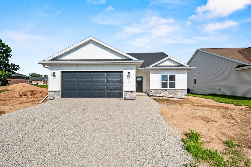 3117 Lazy Oak Ct, Green Bay, WI 54311