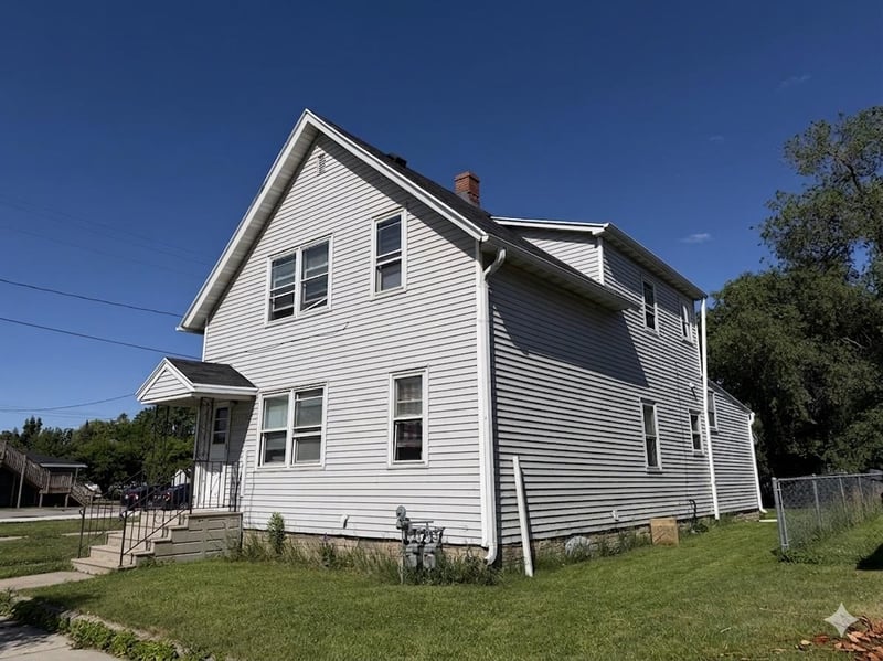 1017 Webster Ave, Green Bay, WI 54302