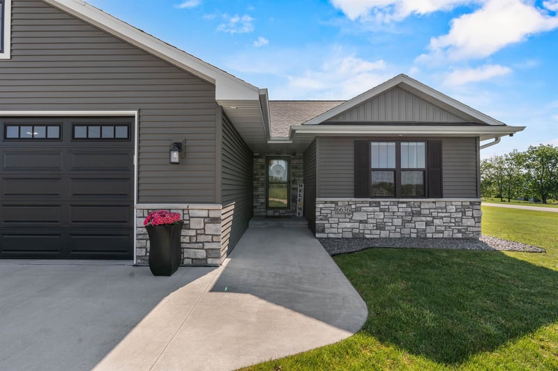 6636 Rustic Oaks Dr, Winneconne, WI 54986