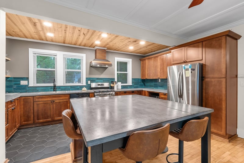1340 Cambridge Ave, Oshkosh, WI 54902-6224