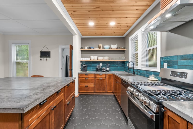 1340 Cambridge Ave, Oshkosh, WI 54902-6224