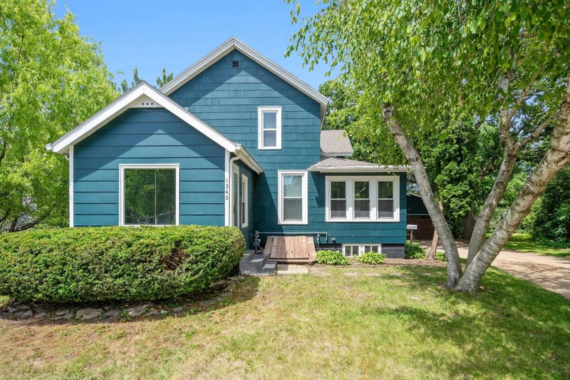 1340 Cambridge Ave, Oshkosh, WI 54902-6224