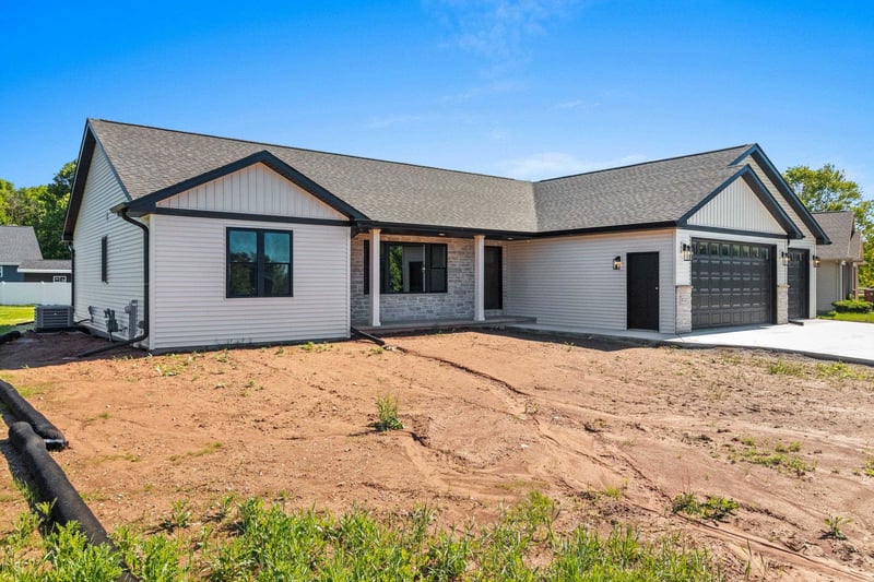 3022 Winnipeg St, Menasha, WI 54952