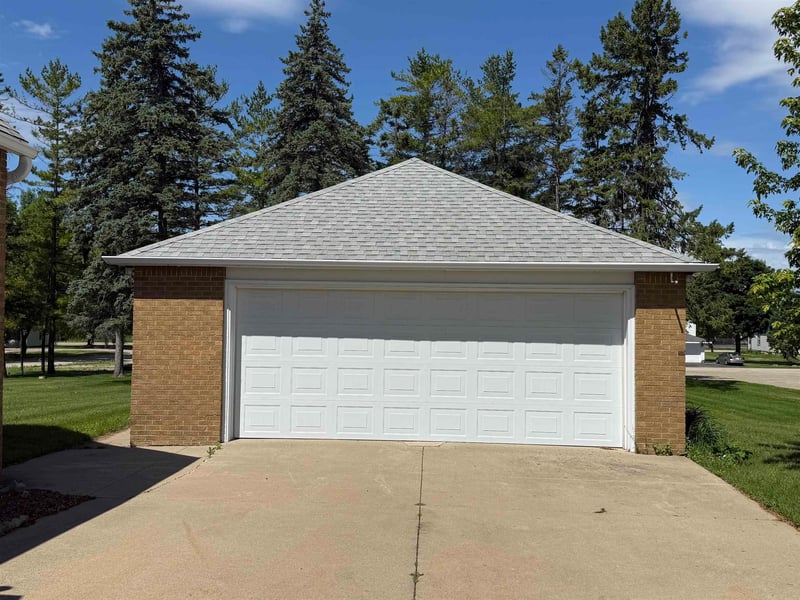 235 Rosera St, Lena, WI 54139