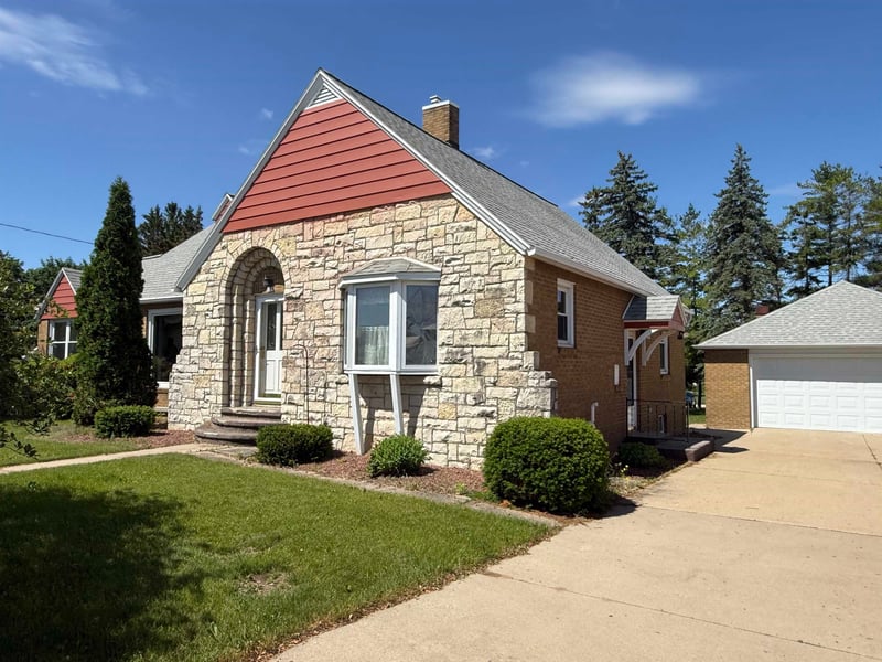 235 S Rosera St, Lena, WI 54139