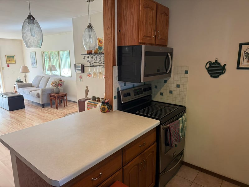 1755 Maricopa Dr #B, Oshkosh, WI 54904