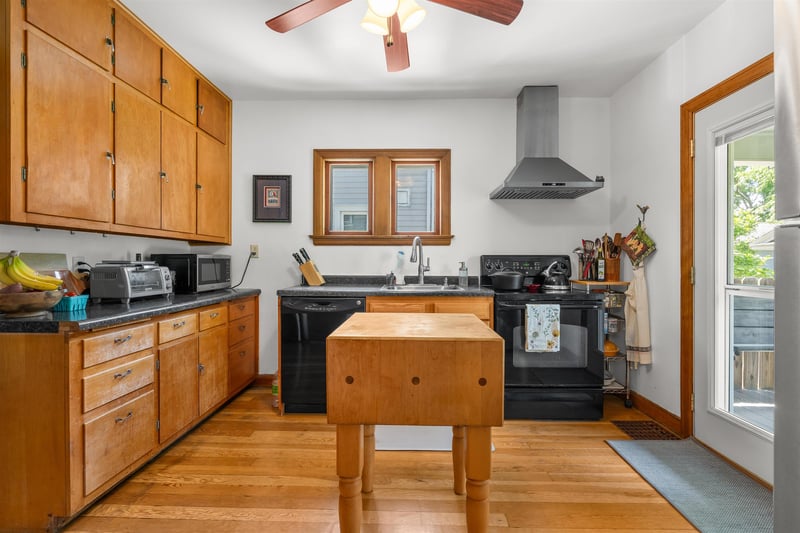 59 Bowen St, Oshkosh, WI 54901