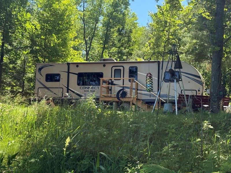 W11278 Riverside Rd, Marion, WI 54950-9018
