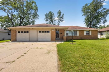 1688 Lilac Ln, Green Bay, WI 54302