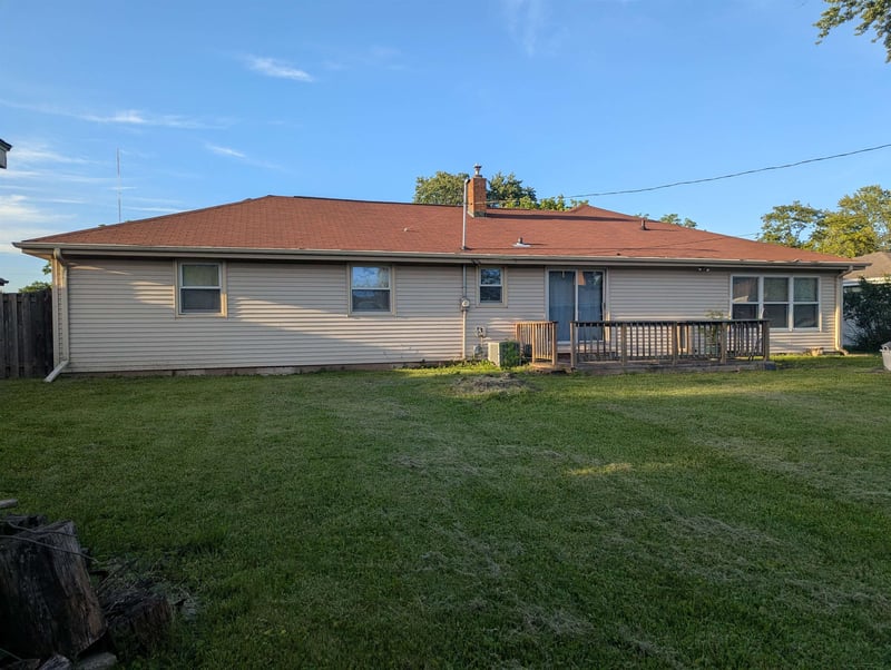 1688 Lilac Ln, Green Bay, WI 54302