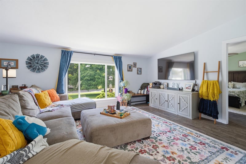 643 Mill St, Hortonville, WI 54944