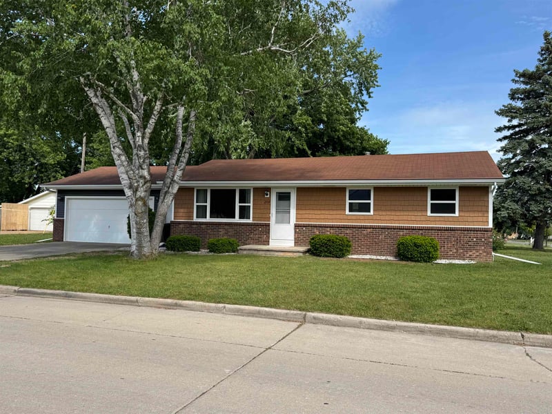 2704 David St, Appleton, WI 54914-2148