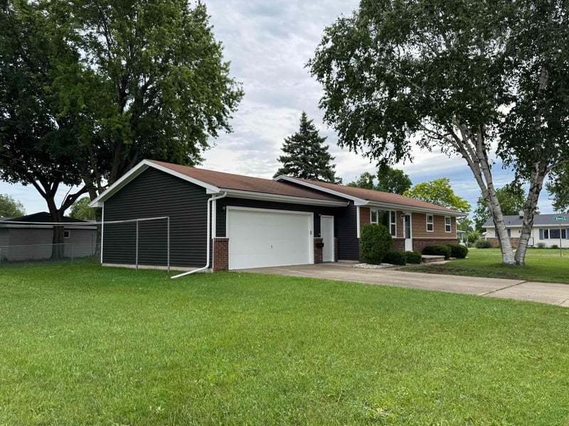 2704 David St, Appleton, WI 54914-2148