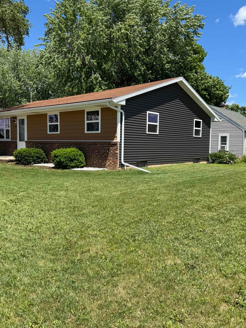 2704 David St, Appleton, WI 54914-2148