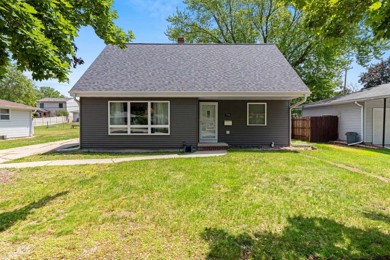 714 Locust St, Green Bay, WI 54303