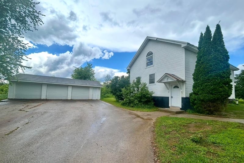 5305 County Road J, Oconto, WI 54153