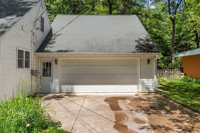 W8306 Cloverleaf Lake Rd, Clintonville, WI 54929