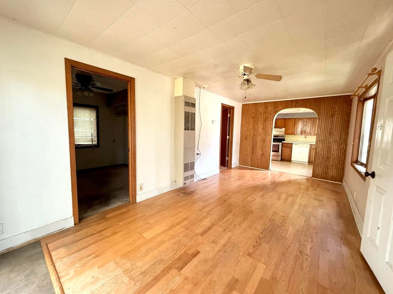 2056 Newberry Ave, Green Bay, WI 54302-3363