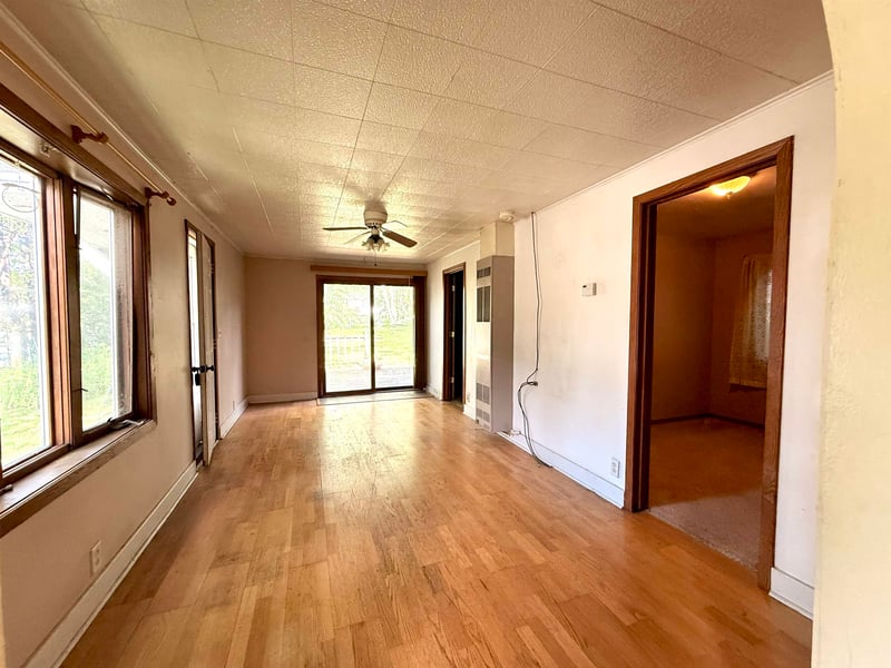2056 Newberry Ave, Green Bay, WI 54302-3363
