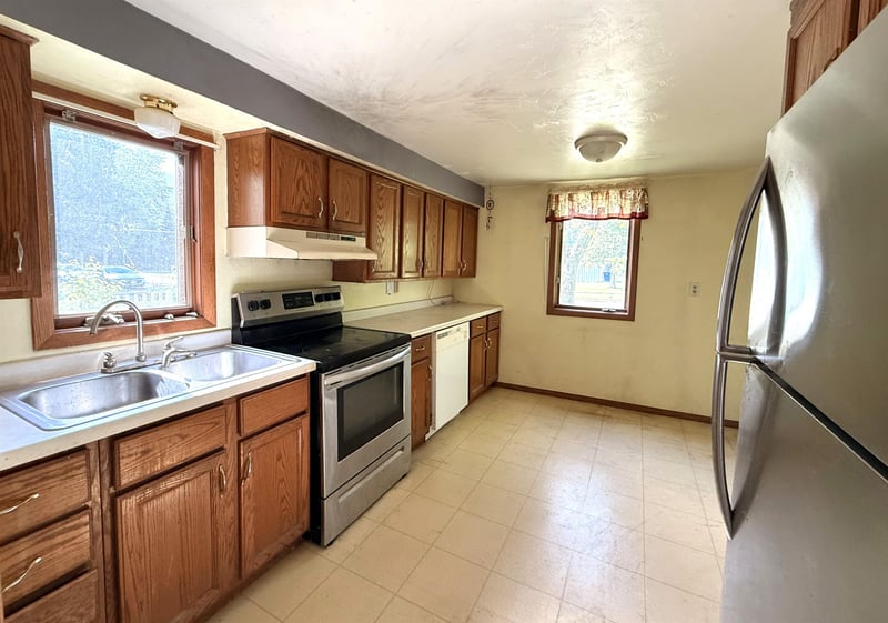 2056 Newberry Ave, Green Bay, WI 54302-3363