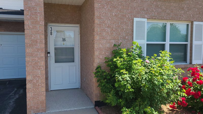 1807 Ridgeway Dr #38, De Pere, WI 54115-4123