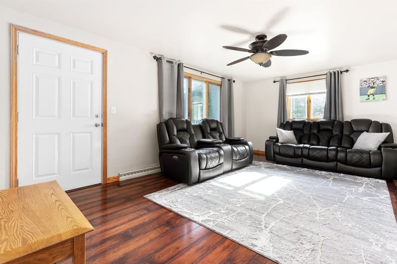 335 Front St, Pulaski, WI 54162