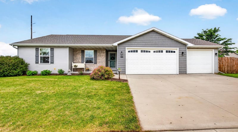 503 Rusch Dr, Combined Locks, WI 54113-1430