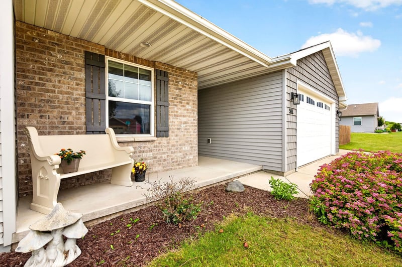 503 Rusch Dr, Combined Locks, WI 54113-1430