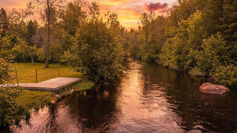 13736 River Ln, Mountain, WI 54149