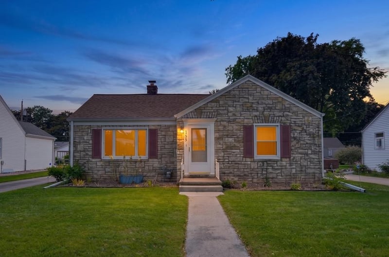 833 Buchanan St, Green Bay, WI 54303-4060